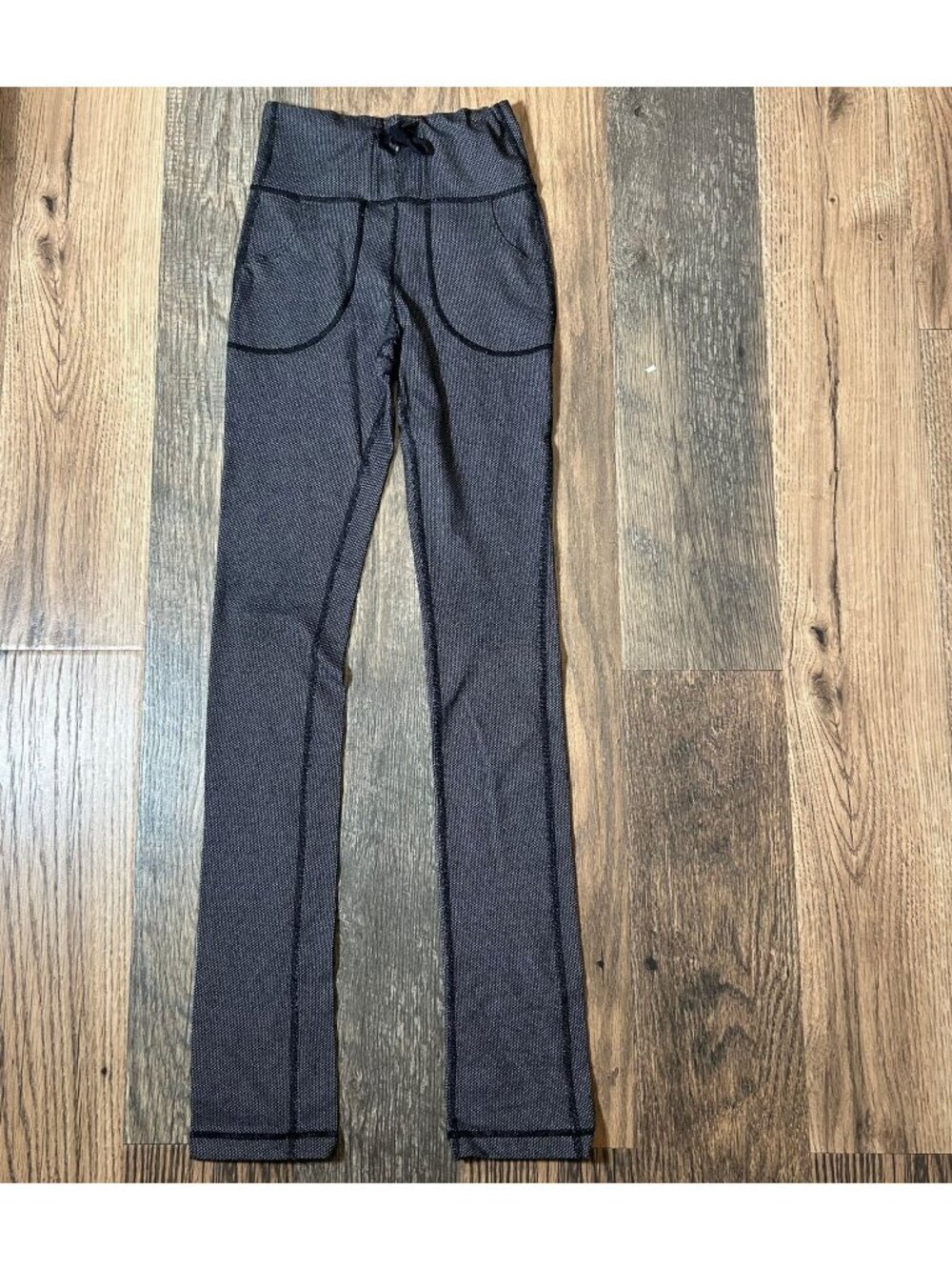 Lululemon Skinny Will Pant (Print) Women's Size 2 Diamond Dot Black White - EUC!